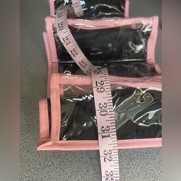 La Vie En Rose 🌹Hanging Folding Toiletry Bag - Picture 4 of 5